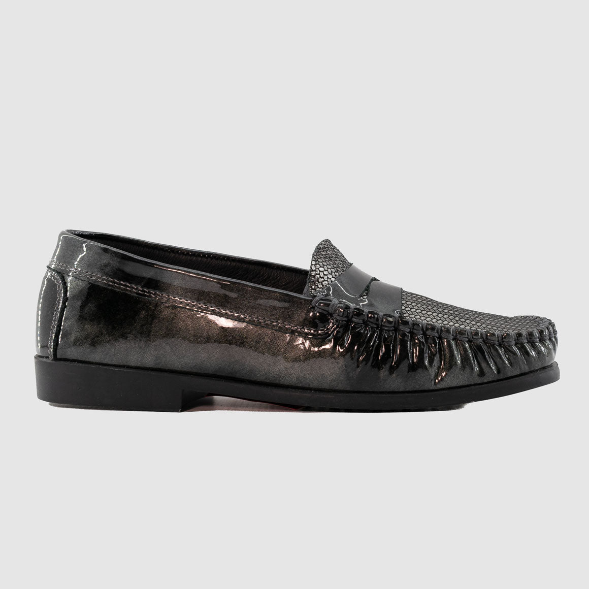 Chaussure-Femme-geollamy-mozard-gris-cuir-vernis-mocassin-Side