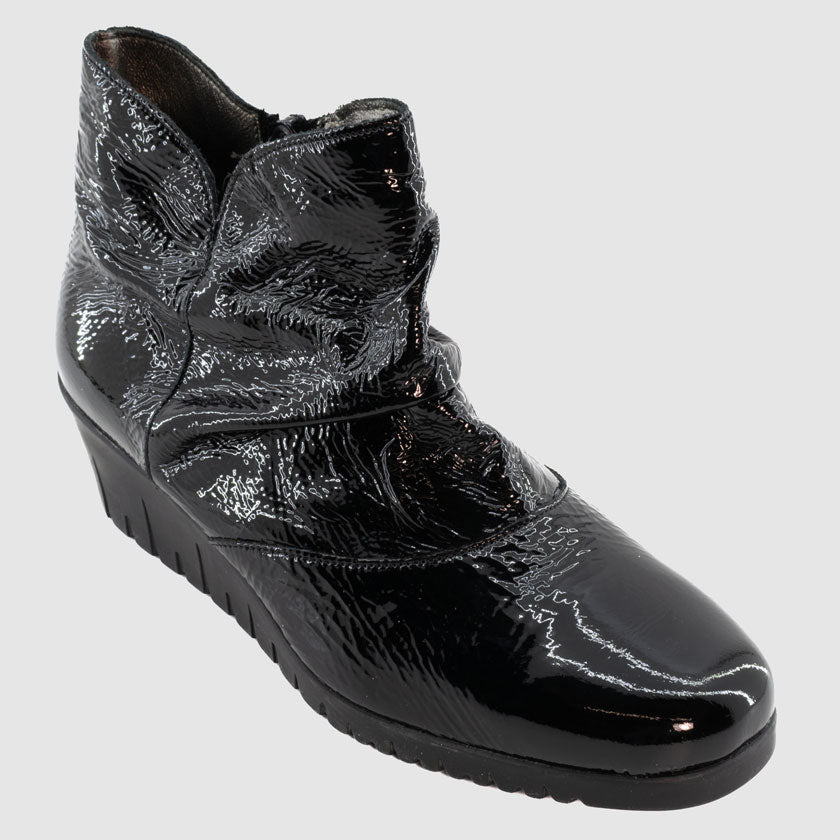 Destockage-Chaussure-Femme-pedi-girl-cocker-vernis-noir-cuir-bottillon