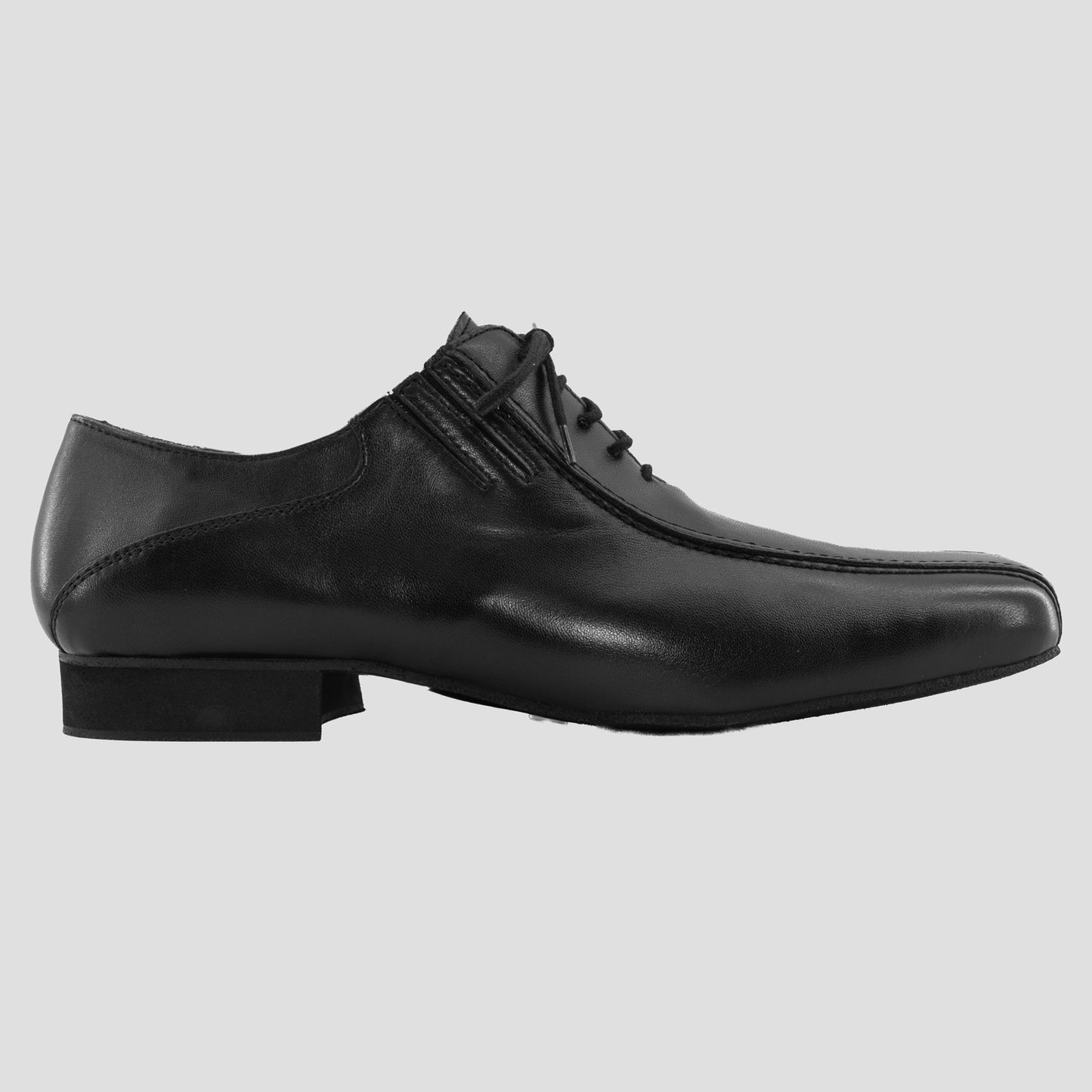 arbell-troyes-werner-kern-pesaro-noir-cuir-danse-2